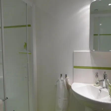 A L'ombre Des Arenes,chambre D'hote